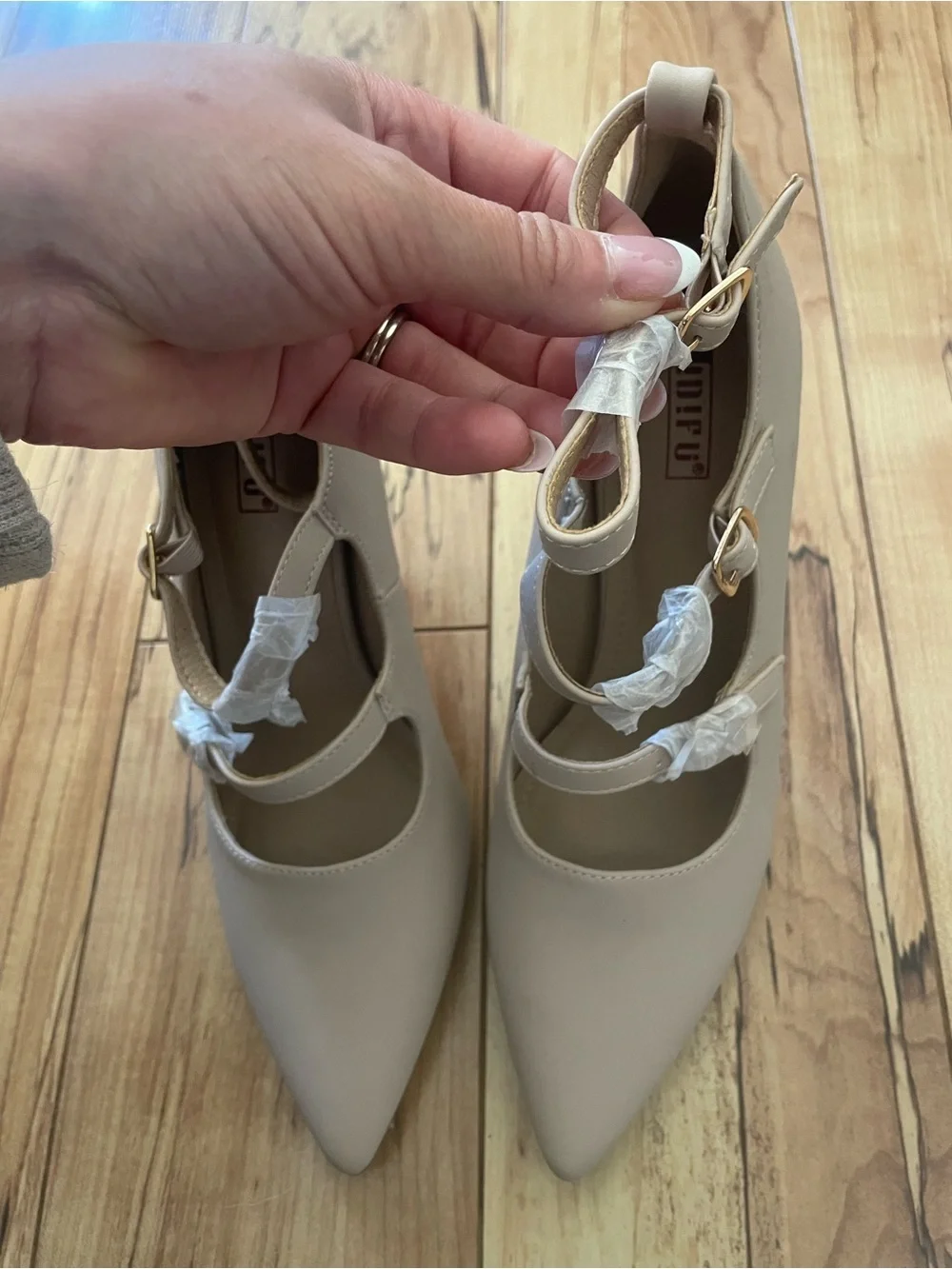 N/A elegant pointed